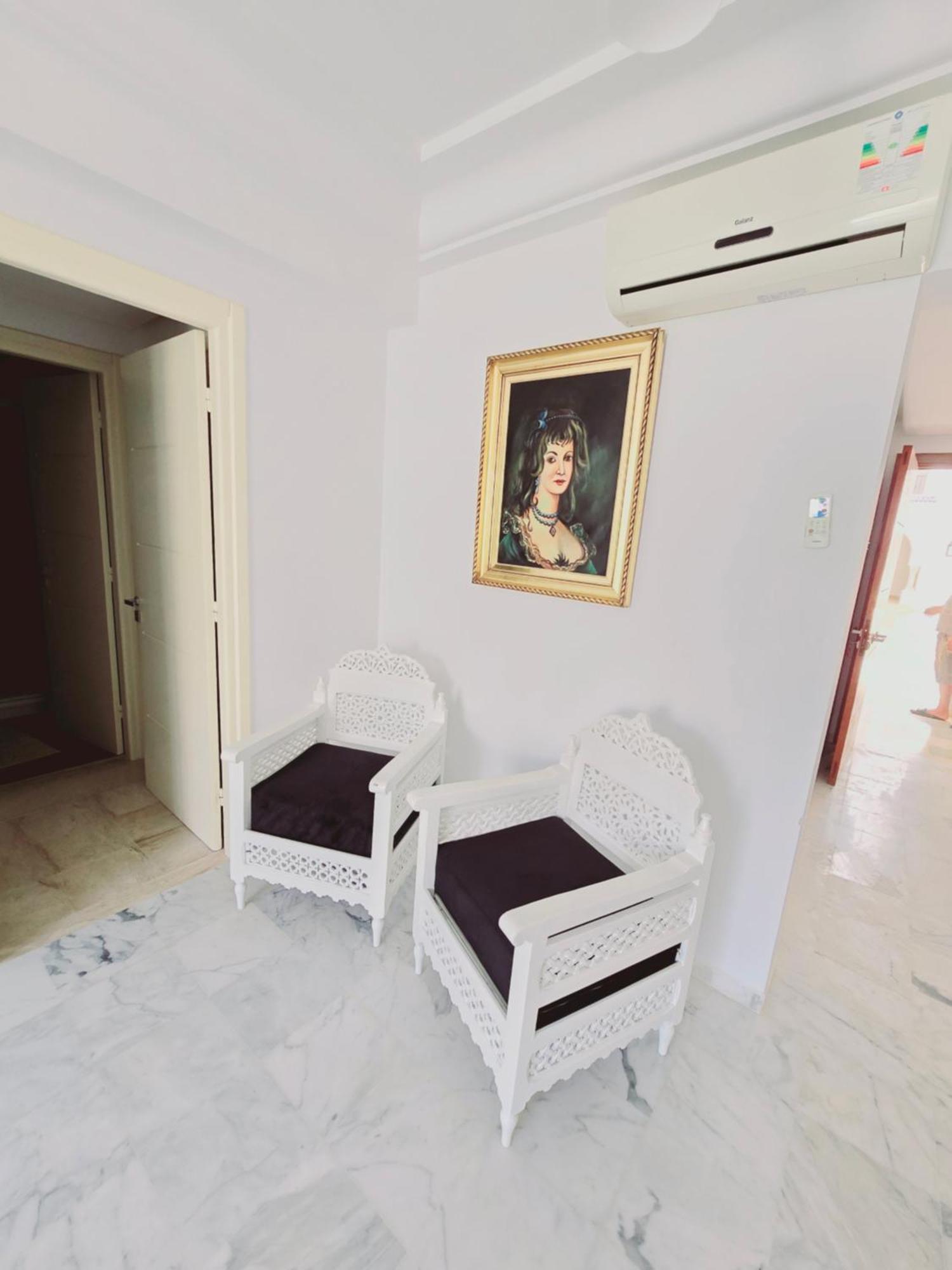 Apartment Karray Salon 2 Rdc Avec Jardin