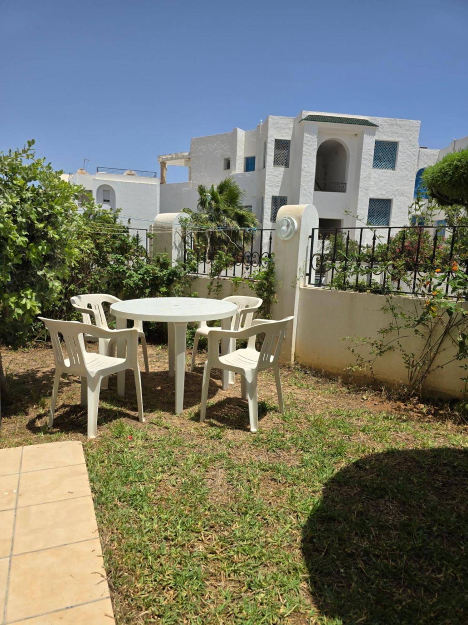 Karray Salon 2 Rdc Avec Jardin Apartment *
