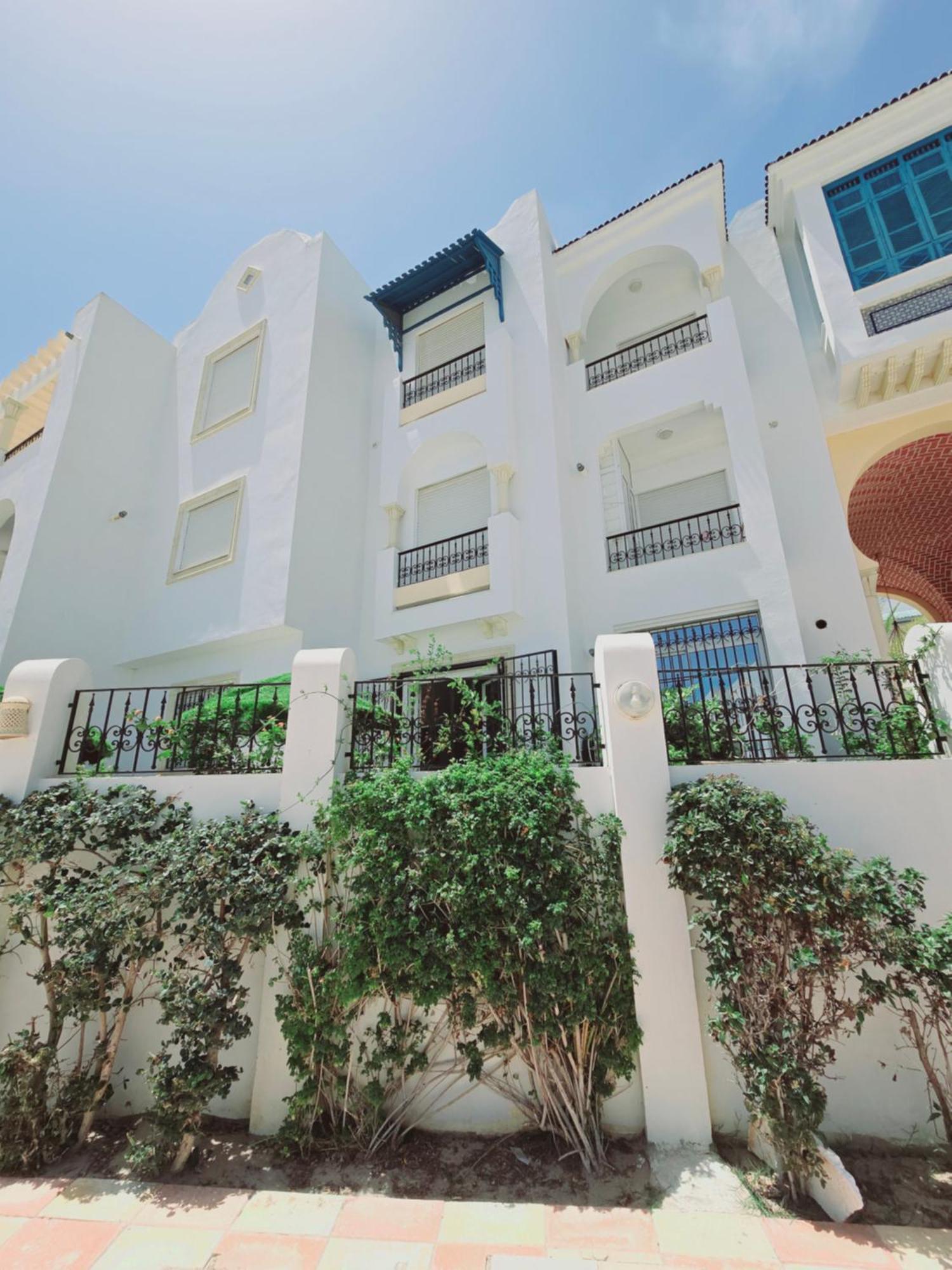 Apartment Karray Salon 2 Rdc Avec Jardin