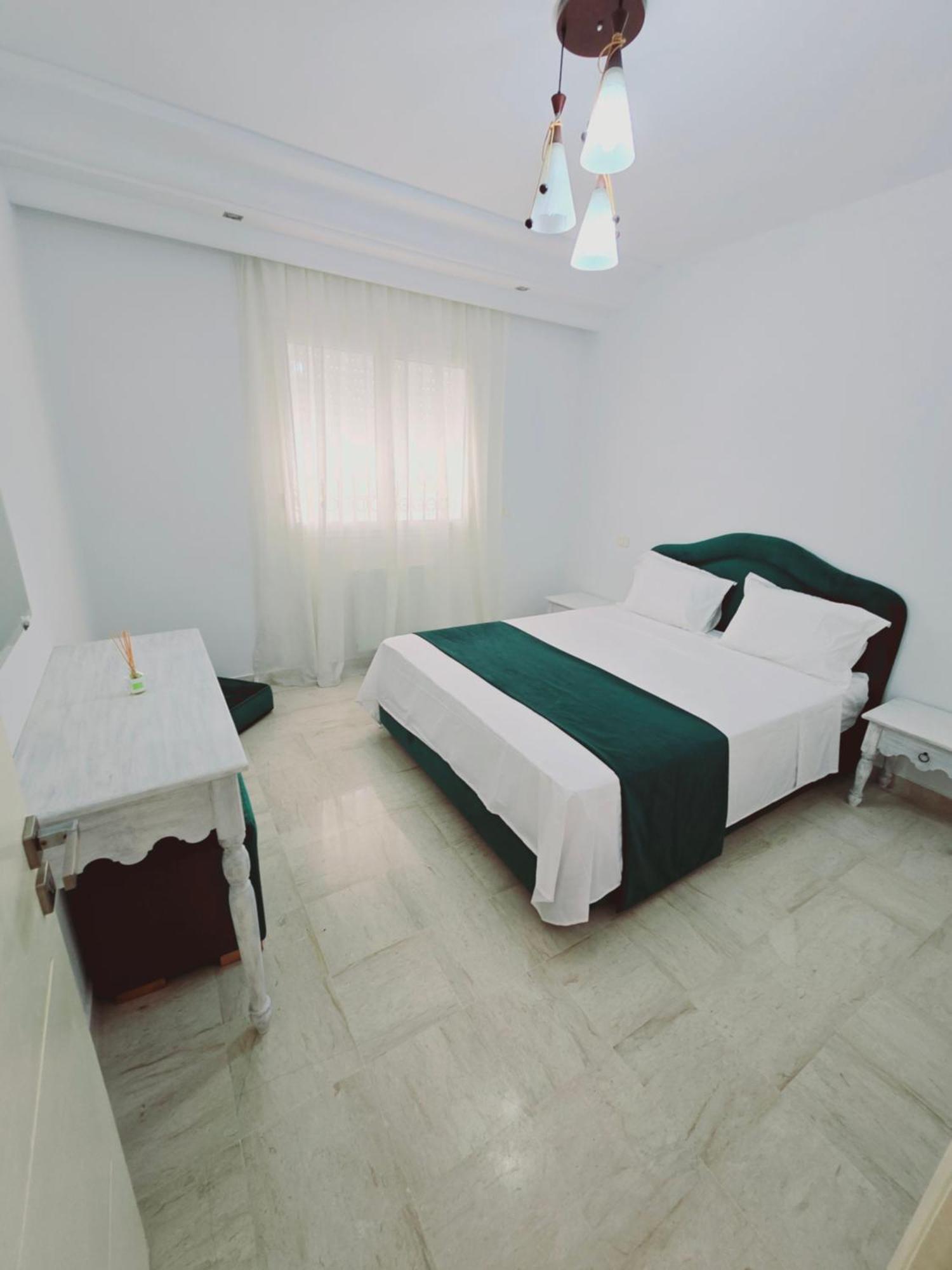 Apartment Karray Salon 2 Rdc Avec Jardin